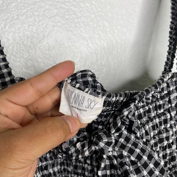 Sienna Sky Womens Top Size L Black White Checkered Smocked Sleeveless Casual - Picture 3 of 12